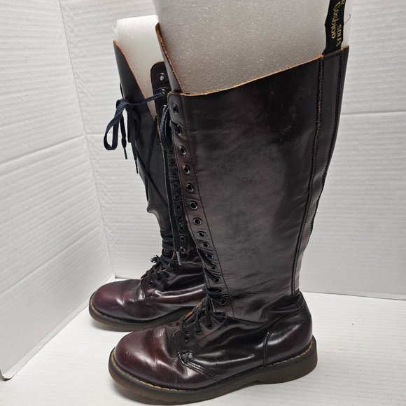 Original Made in England Men Women Tall 20 Eyelet Lace Up Dr Doc